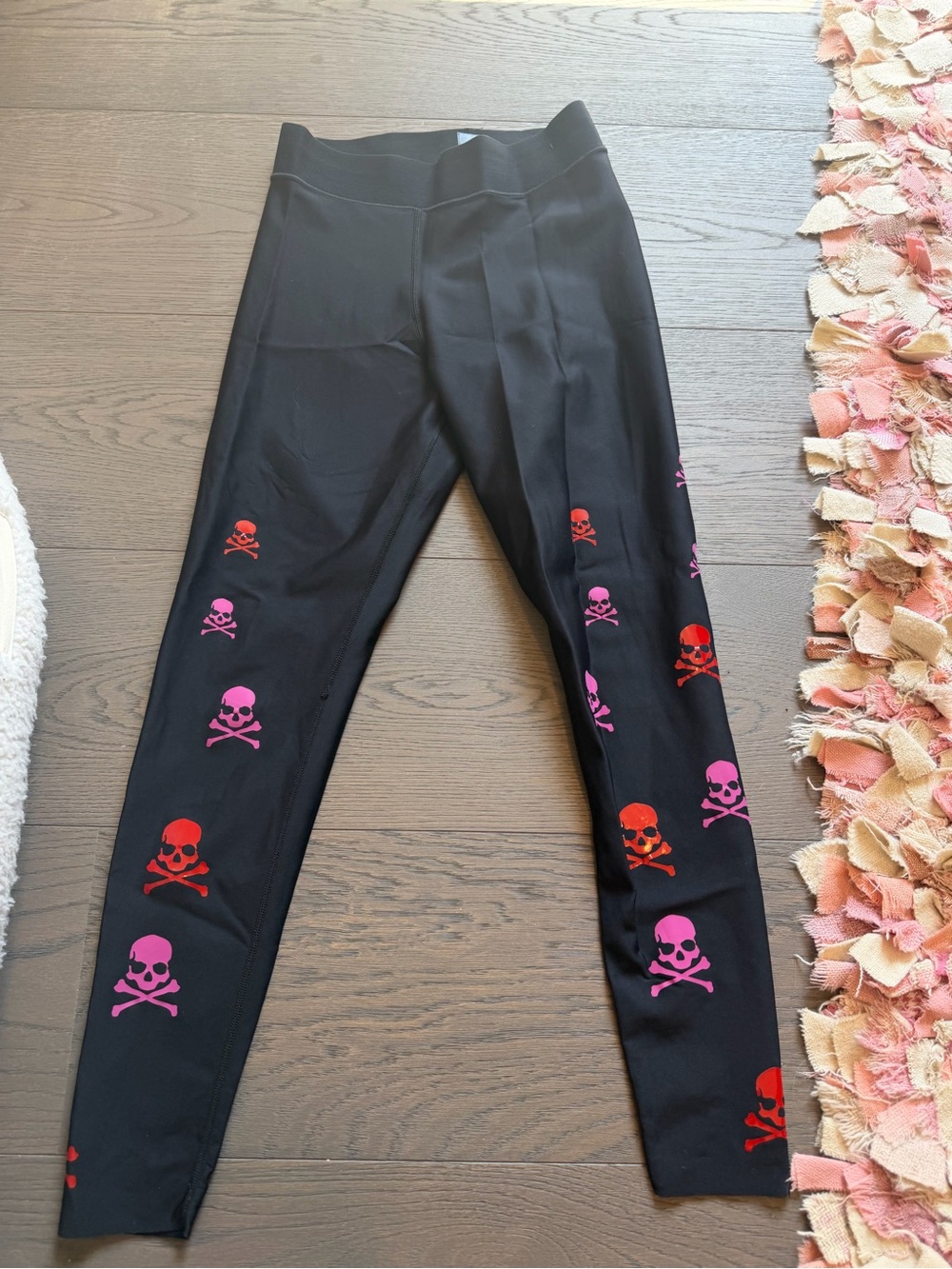 Ultracor x Soulcycle Black Leggings with Pink and Red Skull Print